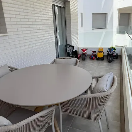Spacious And Bright Only In August - Espacioso Y Luminoso Disponible Solo En Agosto Apartment