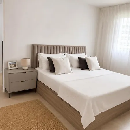 Apartment Spacious And Bright Only In August - Espacioso Y Luminoso Disponible Solo En Agosto *